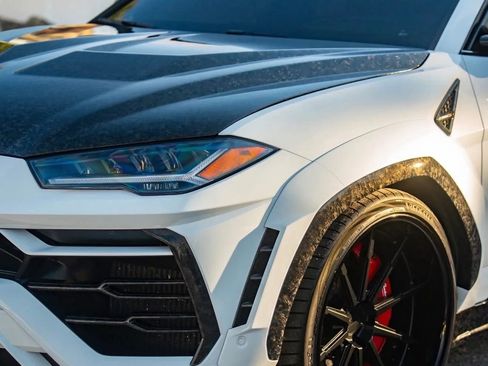 Used 2019 Lamborghini Urus image 4