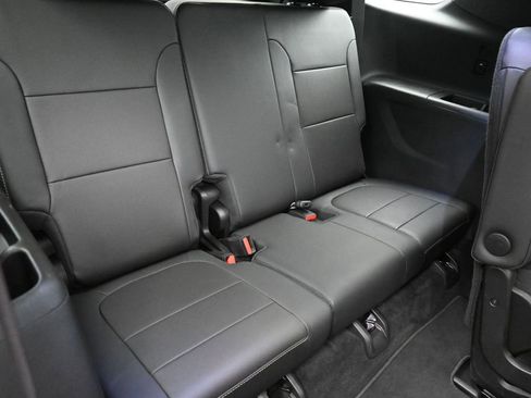 Used 2023 Chevrolet Traverse Premier image 10