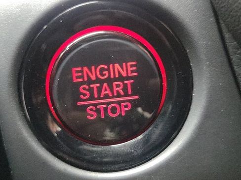 Certified 2025 Honda HR-V Sport image 28