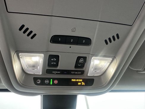 Used 2022 GMC Terrain SLT w/ Infotainment Package II image 45