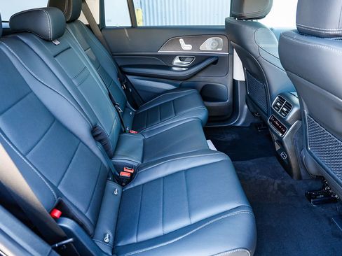 New 2026 Mercedes-Benz GLS 450 4MATIC image 18
