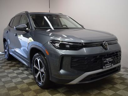 New 2025 Volkswagen Tiguan SE
