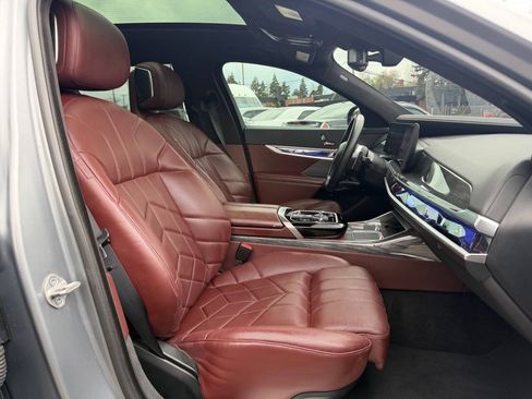 Used 2023 BMW 760i xDrive w/ Executive Package AWD/4WD image 10