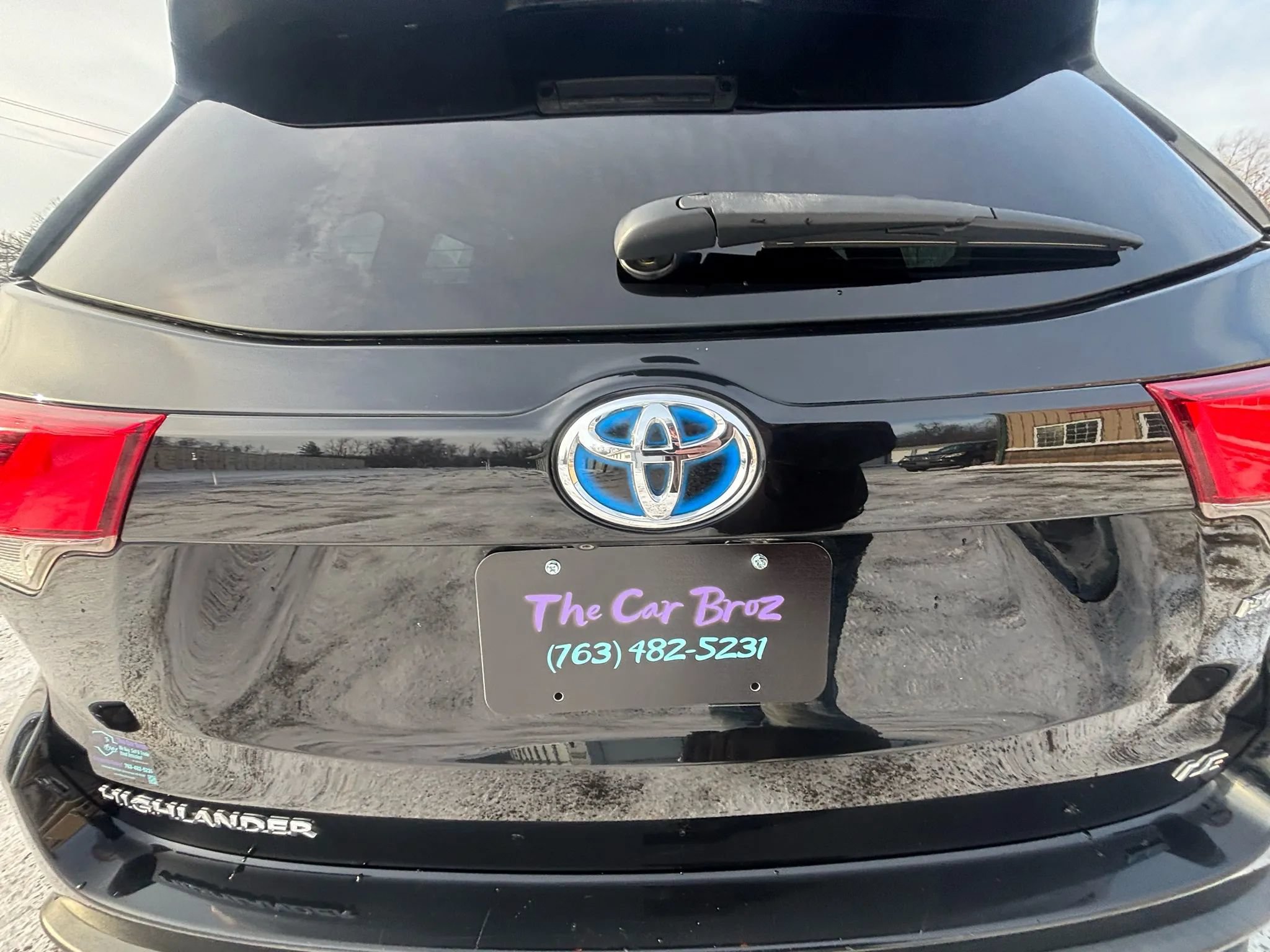 Used 2018 Toyota Highlander LE w/ Carpet Mat Package (TMS) AWD/4WD image 38
