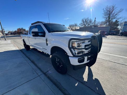 Used 2022 Ford F350 Lariat w/ Lariat Ultimate Package image 3