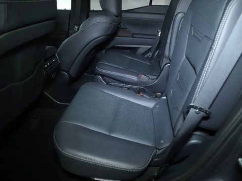 Used 2025 Lexus GX 550 w/ Accessory Package (2T) AWD/4WD image 18