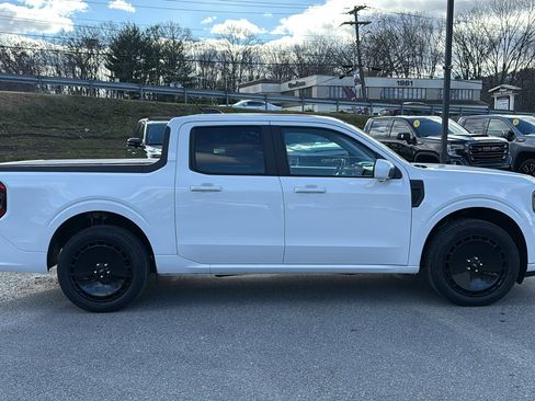 Used 2025 Ford Maverick Lobo image 3