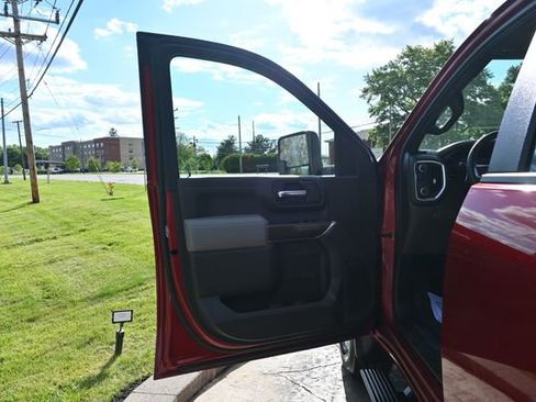 Used 2022 Chevrolet Silverado 2500 LT AWD/4WD image 25