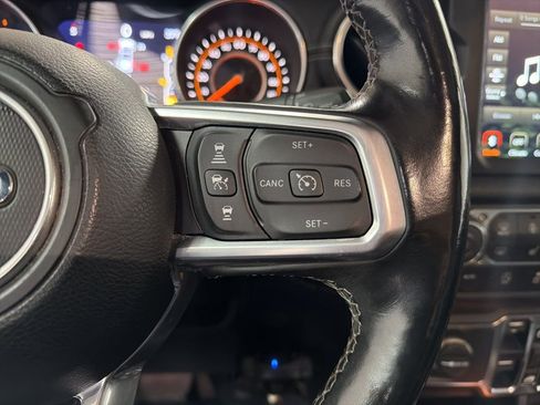 Used 2020 Jeep Gladiator Overland AWD/4WD image 17