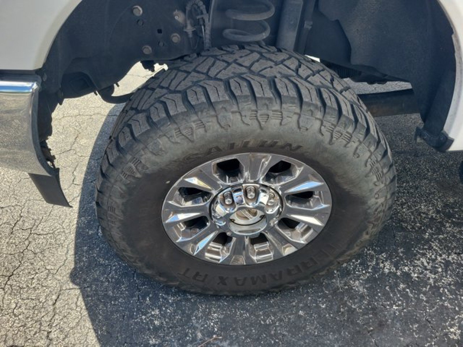 Used 2018 Ford F250 XLT w/ XLT Premium Package AWD/4WD image 4