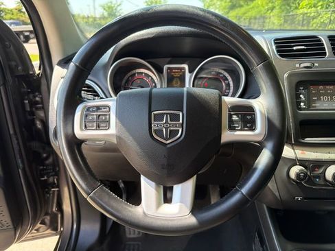 Used 2018 Dodge Journey SE w/ Popular Equipment Group FWD image 17