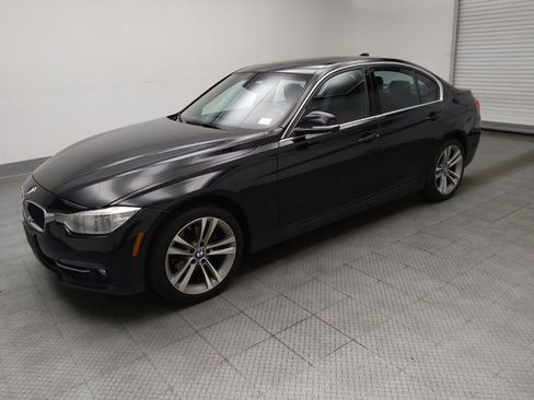 Used 2018 BMW 330i xDrive Sedan AWD/4WD image 2
