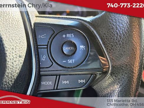 Used 2019 Toyota Camry LE image 17