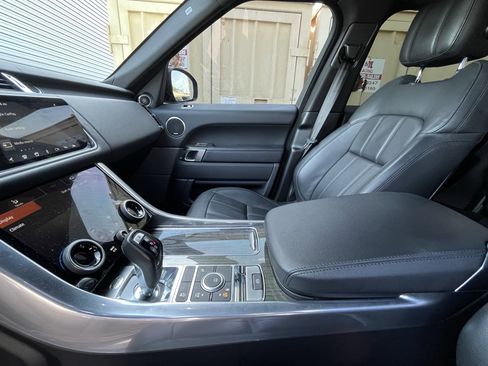 Used 2019 Land Rover Range Rover Sport SE AWD/4WD image 25