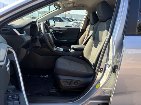 Used 2023 Toyota RAV4 XLE AWD/4WD image 10