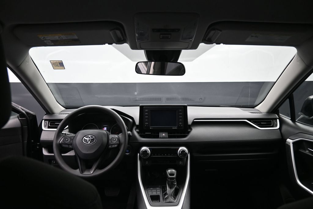 Used 2021 Toyota RAV4 XLE AWD/4WD image 26