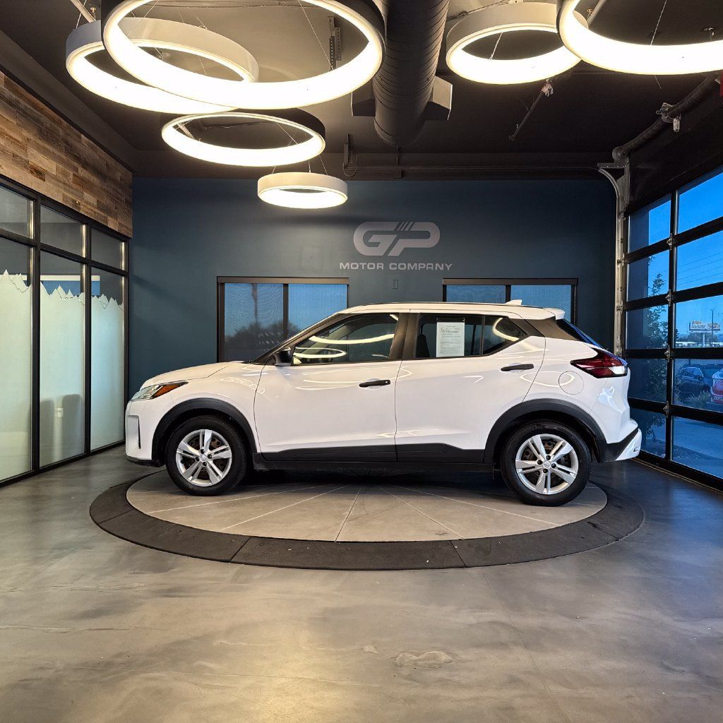 Used 2022 Nissan Kicks S FWD image 6