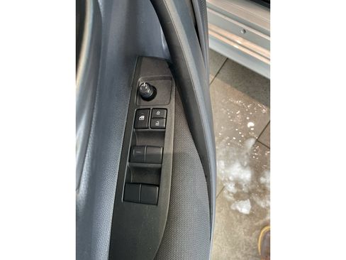 Used 2025 Toyota Corolla LE image 9