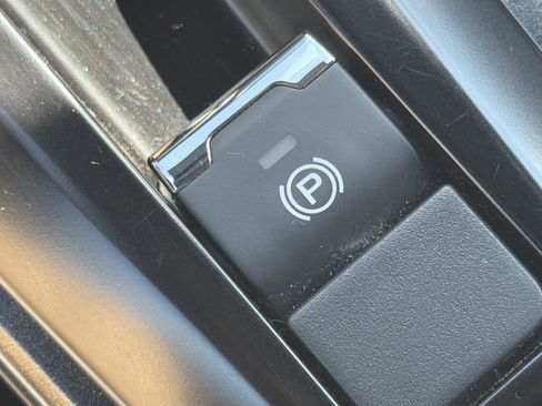 Certified 2026 Subaru Forester Premium AWD/4WD image 30
