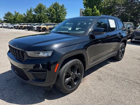Used 2023 Jeep Grand Cherokee Altitude AWD/4WD image 1