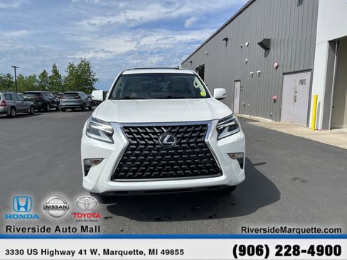 Used 2022 Lexus GX 460 Premium AWD/4WD image 2