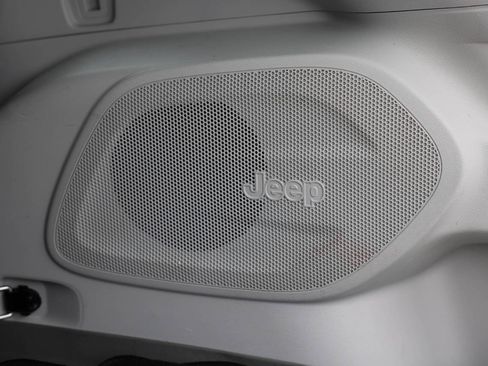 Used 2019 Jeep Cherokee Limited AWD/4WD image 15