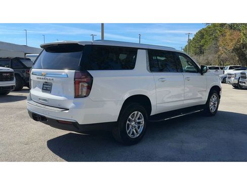 Certified 2024 Chevrolet Suburban LT image 8
