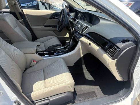 Used 2016 Honda Accord LX image 16