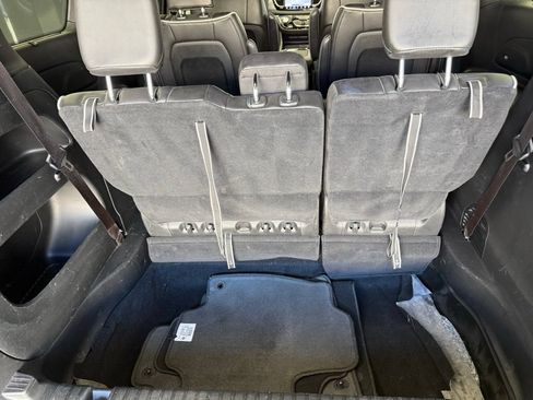 Used 2025 Chrysler Pacifica Limited FWD image 56