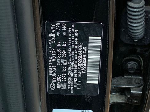 Used 2025 Hyundai Elantra SEL image 10