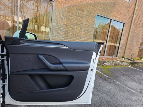 Used 2024 Tesla Model X Plaid image 57