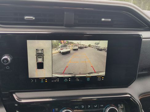 Used 2023 GMC Sierra 1500 AT4 w/ Technology Package image 18