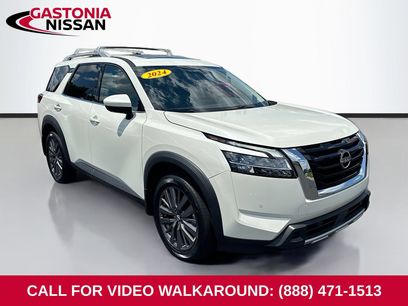 Used 2024 Nissan Pathfinder SL w/ SL Premium Package