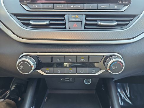 Used 2024 Nissan Altima 2.5 SR FWD image 25