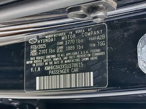 Used 2025 Hyundai Venue SEL FWD image 12