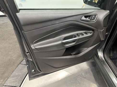 Used 2015 Ford Escape SE image 13