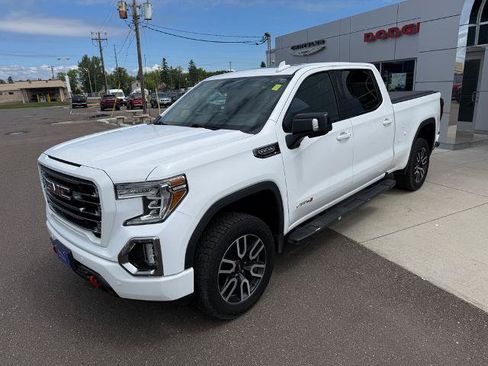 Used 2020 GMC Sierra 1500 AT4 w/ AT4 Premium Package AWD/4WD image 3