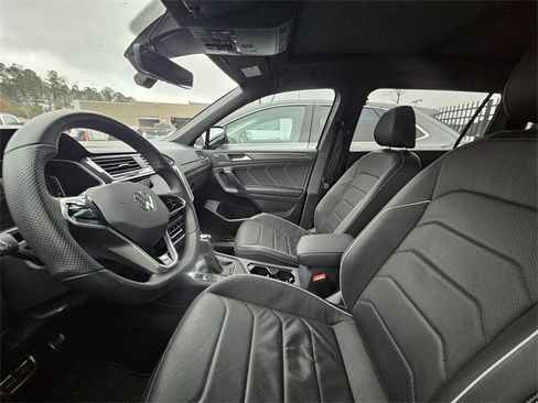 Used 2024 Volkswagen Tiguan SEL R-Line image 9