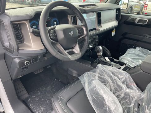 New 2025 Ford Bronco Outer Banks w/ Sasquatch Package image 6
