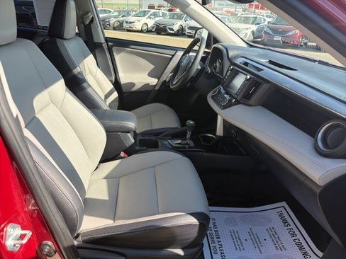 Used 2018 Toyota RAV4 Limited image 18