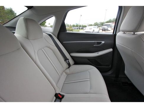 Certified 2025 Hyundai Sonata SE FWD image 13