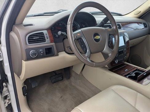 Used 2010 Chevrolet Avalanche LTZ image 9