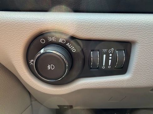 Certified 2023 Chrysler Pacifica Touring-L FWD image 31