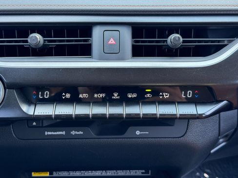 Used 2021 Lexus UX 200 image 25