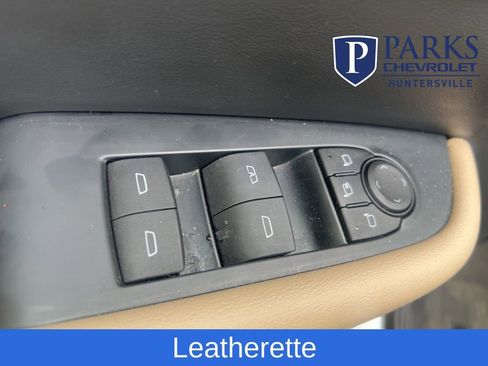 Used 2025 Buick Enclave Preferred image 18