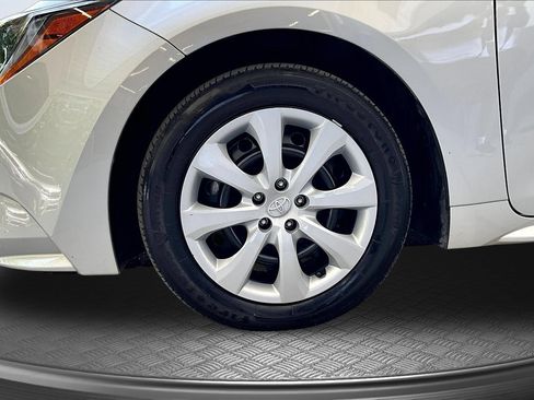 Used 2024 Toyota Corolla LE FWD image 32