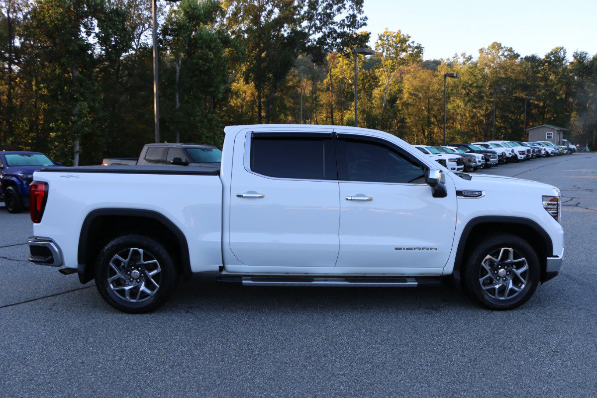 Used 2024 GMC Sierra 1500 SLT w/ SLT Convenience Package AWD/4WD image 9