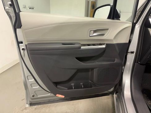 Used 2021 Toyota Sienna XLE image 10
