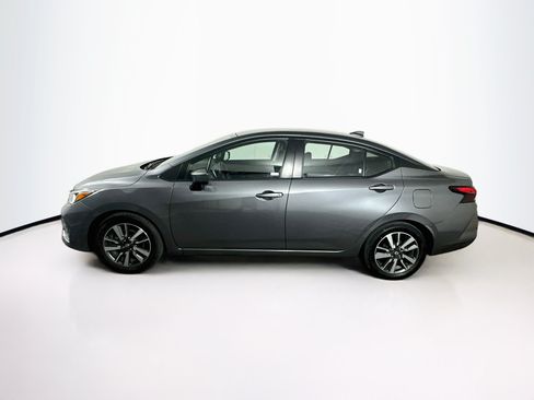 Used 2024 Nissan Versa SV FWD image 4
