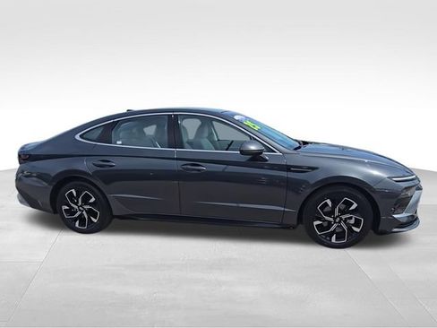 Certified 2025 Hyundai Sonata SEL AWD/4WD image 9